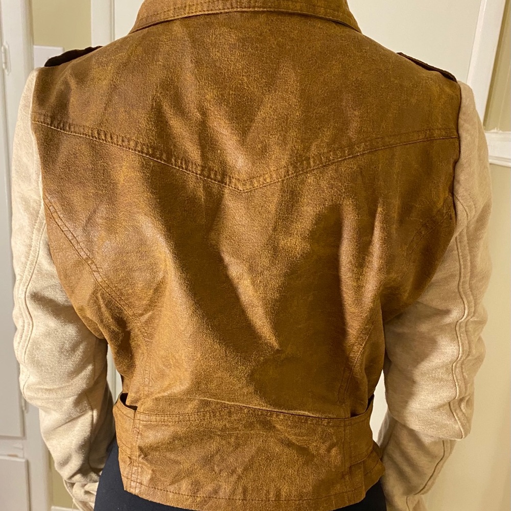 Jacket - Picture 5 of 5
